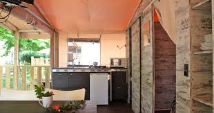 Please bear this in mind to guarantee your reservation. Glamping Urlaub Gardasee Blog Europa Silvella