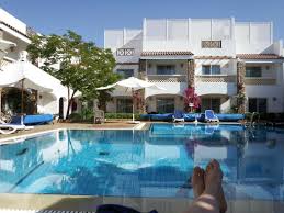 Op deze plek werd in 1986 camel opgericht. Chilling Out On Our Last Day By The Pool Picture Of Camel Dive Club Hotel Sharm El Sheikh Tripadvisor