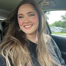 Valerie Givens's Instagram, Twitter & Facebook