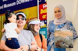 Di usianya yang memasuki kepala empat, istri dari datok khalid mohammed jiwa itu mengumumkan kehamilan anak keduanya. Siti Nurhaliza Selamat Jalani Pembedahan Bakal Rakam Album Baharu Sebelum Cuti Panjang Fokus Hamil Anak Kedua Hiburan Mstar