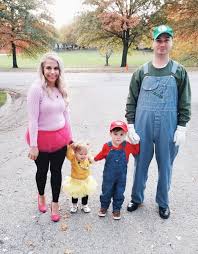 Cute costumes halloween costumes friends mario and luigi costume halloween costume outfits diy halloween costumes for women cool halloween costumes couple halloween bff costume. Super Mario Halloween Costumes Family Covet By Tricia