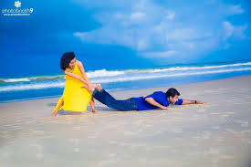 Goa Wedding Traditional Wedding Real Wedding Inspiration Ideas From Saloni Akhil Wedding Weddingz In Pre Wedding Photoshoot Beach Wedding Photoshoot Pre Wedding Photoshoot