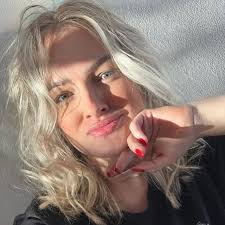 Leila Schuh Beauty Hair