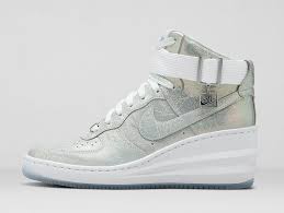 Nike Air Force 1 Iridescent Pearl Collection Nikeblog Com Womens Sneakers Sneakers Pearl Collection