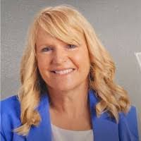 Amanda Patti's Instagram, Twitter & Facebook