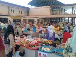 Telpas pasar malam wakaf che yeh berada disebelah sahaja tersangat popular disini dengan barangan yang murah dan berkualiti. Pasar Borong Wakaf Che Yeh Kelantan Darul Naim