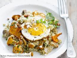 Quinoa Aux Chanterelles Et œuf Sur Le Plat Recettes Recette En 2020 Oeuf Au Plat Plat Recette