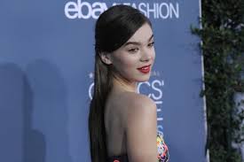 Side swept bangs can be a great addition to any look. Want To Rock Side Bangs Here S How To Work It Like A Pro