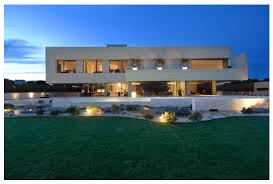 Cristiano Ronaldo Verkauft Seine Villa In Madrid Fur 5 4 Millionen Euro Luxuryestate Com Blog Minimalistisches Hausdesign Haus Architektur Design Fur Zuhause