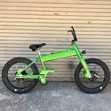 pin di sepeda motor