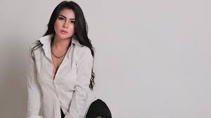 Ia juga memposting foto dirinya menangis akibat aksi nathalie ini, kedekatan sule dan penyanyi sekaligus model seksi tisya erni pun kembali menjadi sorotan. Nathalie Holscher Menangis Nama Tisya Erni Disorot Karena Dekat Sama Sule Suara Bogor