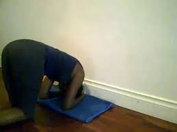 Headstand With Mo Headstand Headstand Tutorial Yoga Videos