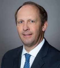 Daniel Hettich's Instagram, Twitter & Facebook