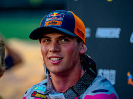 Really enjoyed going through the life and career of the Tomcat, Tommy  Clowers. His career took a bunch of twists and turns, but he was successful  each time he changed directions. As