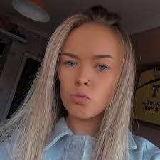 Jasmine Simpson's Instagram, Twitter & Facebook