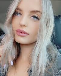 Lilly Hayes's Instagram, Twitter & Facebook