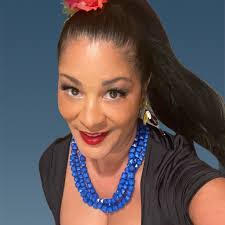 Mayra Aispuro's Instagram, Twitter & Facebook