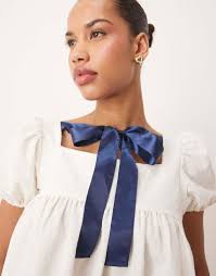SISTER JANE Contrast Bow Top