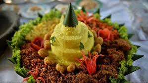Blin nasi bok isinya ap saja : Makna Dan Sejarah Tumpeng Yang Heboh Di Media Sosial