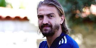 Caner erkin'in menajeri batur altıparmak deneyimli futbolcunun kadro dışı kalması hakkında bir açıklama yaptı. L Dtq0zau9y 0m