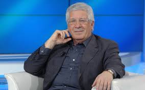 Il primo (nato nel 1981) fa il musicista e il secondo (nato nel 1986 e noto come dario castiglio) fa l'attore (è molto amato nel settore fiction). Peppino Di Capri Protagonista Di Techetechete Dopo La Morte Della Moglie Tvzap
