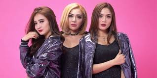 Trio macan dalam formasi lia, dara, dan chacha menghebohkan telkom landmark tower dengan penampilan memukau di. Alasan Trio Macan Putuskan Bubar Mulai Dari Sering Hadapi Masalah Yang Sama Hingga Bosan Kapanlagi Com