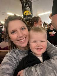 Rebecca Sammons's Instagram, Twitter & Facebook