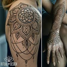 Love This Sabreena On Instagram Two Of My All Time Favourite Daring Female Designs Can Somebody Do T Henna Tattoo Designs Sleeve Tattoos Mehndi Tattoo