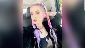 Kelly osbourne told fans in a monday instagram story video series that she is back on track after her recent relapse, and is taking it one day at a time. Kelly Osbourne Worked Hard And Lost 85 Lbs Cnn