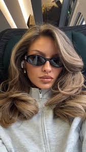 Amber Ogle (amberogle_)