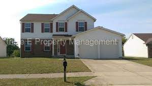Whether you're traveling with friends, family, or even pets, vrbo vacation homes have the best amenities for hanging out with the people that matter most. 4 Bed House To Rent