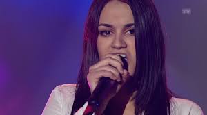 Proud father gets emotional as 17 year-old covers Amy Whinehouse's 'Back to  Black' 😢 #BlindAuditions #TheVoice