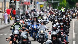 Die dreharbeiten finden in bregenz, lindau und umgebung statt. Gegen Mogliche Fahrverbote Tausende Biker Protestieren Zdfheute