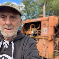 The Commander, a great old single screw Tug.