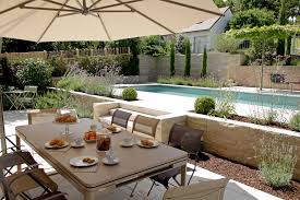 Ob duftender lavendel, aromatische kräuter wie rosmarin und thymian oder auch bunte pflanzen und urige zypressen oder palmen. Mediterraner Garten Mit Living Pool In Wurzburg Referenzen John Galabau