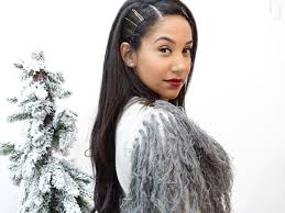 Be sure to have plenty of bobby pins on hand, along with a. Lynnette Joselly The Exposed Bobby Pin Hairstyle Trend For The Holidays
