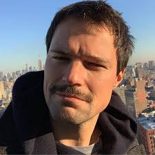 На других фото данила козловский со щетиной, его волосы часто небрежно растрепаны, обувь одета на босые ступни, и, заметьте, как ему к лицу распахнутые пиджаки и рубашки. 34 Letnij Danila Kozlovskij Opublikoval Pervoe Sovmestnoe Foto S Novorozhdennoj Docheryu Vokrug Tv