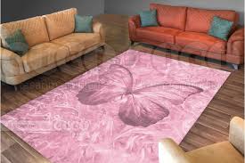 Pembe Arkaplan Uzerinde Buyuk Kelebekli Hali Ortusu Hali Nevresimi Contemporary Rug Decor Home Decor
