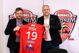 Az európai szövetség (ehf) végrehajtó bizottsága pénteken törölte az egyenes kieséses szakaszt. A Tervek Szerint A Jovo Szezonban Gyorben Jatssza Bl Meccseit A Telekom Veszprem Sporttv