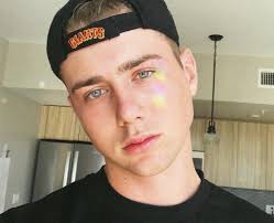 How tall is Harry Jowsey? - Harry Jowsey: 16 facts about the Too Hot to  Handle star... - PopBuzz