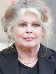 🤗🤔 Indovina chi ….!! 🤔🤗*** Questo bimbo diventerà un volto noto del  cinema italiano…. Romano e figlio d'arte.