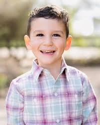 A few favorites from this family sesh with @abc7leslielopez. I love when  there is a pop of color in outfit selection! 🩵