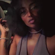 You could tell Miley was attracted to Ariana from a mile away”