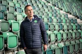 In dieser funktion war er zuletzt beim. Fc St Gallen Warum Spieler Trainer Und Funktionare Auf Lohn Verzichten Fcsg Prasident Matthias Huppi Im Grossen Interview Das Ist Der St Galler Weg