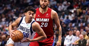 Kyrie Irving Wins 2011-2012 NBA Rookie Of The Year Award