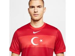 Wir sind permanent im internet auf der suche nach hervorragenden angeboten zu trikots der türkei. Nike Replicas Trikots Nationalteams Turkei Trikot Away Em 2020 Online Kaufen Bei Intersport