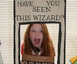 Also trug harry in den ersten folgen einen gestreiften schal mit dunkelbraunen streifen, abwechselnd mit hellen streifen von ungefähr der gleichen breite. 25 Harry Potter Kostume Und Diy Ideen Diyselbermachen