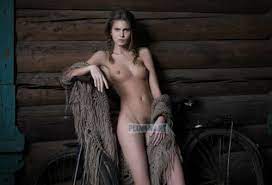 Nackte Frau mit Fahrrad 90x60 cm Premium Poster Akt Erotik Kunst Wandbild |  eBay