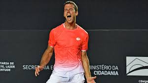 Maybe you would like to learn more about one of these? Tennisspeler Na 1e Toernooizege Draag Trofee Op Aan Overleden Ouders Tennis Sporza