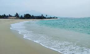Pantai kedung tumpang terbentuk karena erosi laut yang sedikit demi sedikit mengikis karang di tepi pantai. 10 Gambar Pantai Laguna Kalianda Lampung Selatan Nomor Telepon Lokasi Jejakpiknik Com